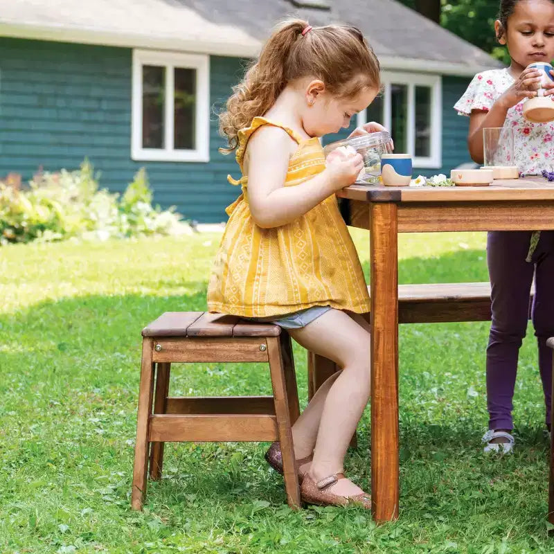 Tabourets d'extérieur Guidecraft Acadia - Lot de 2 tabourets en bois pour enfants de 2 ans et plus, hauteur 35,5 cm, supporte jusqu'à 56 kg | Assise flexible pour les activités extérieures des enfants