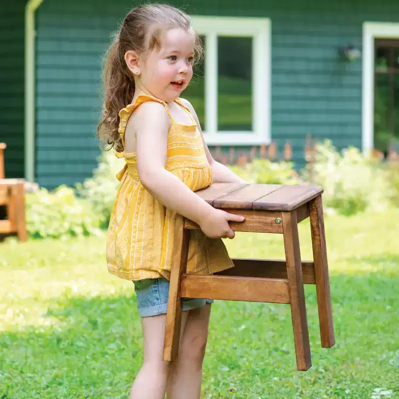 Tabourets d'extérieur Guidecraft Acadia - Lot de 2 tabourets en bois pour enfants de 2 ans et plus, hauteur 35,5 cm, supporte jusqu'à 56 kg | Assise flexible pour les activités extérieures des enfants