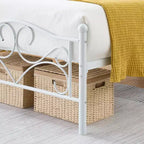 Cadre de lit double en métal avec tête de lit, plateforme durable, lattes en acier robustes, coins arrondis, forte capacité de charge, rangement sous le lit, blanc