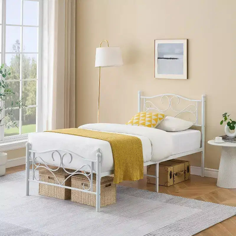 Cadre de lit double en métal avec tête de lit, plateforme durable, lattes en acier robustes, coins arrondis, forte capacité de charge, rangement sous le lit, blanc