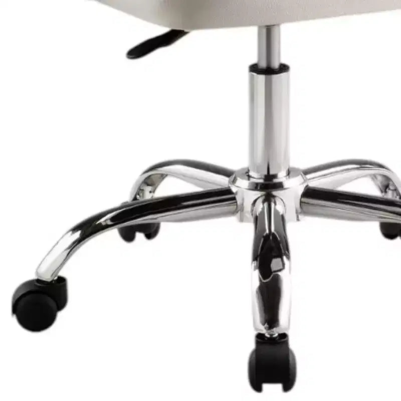 Chaise de bureau pivotante à roulettes réglable en hauteur en similicuir blanc et argenté HomeRoots