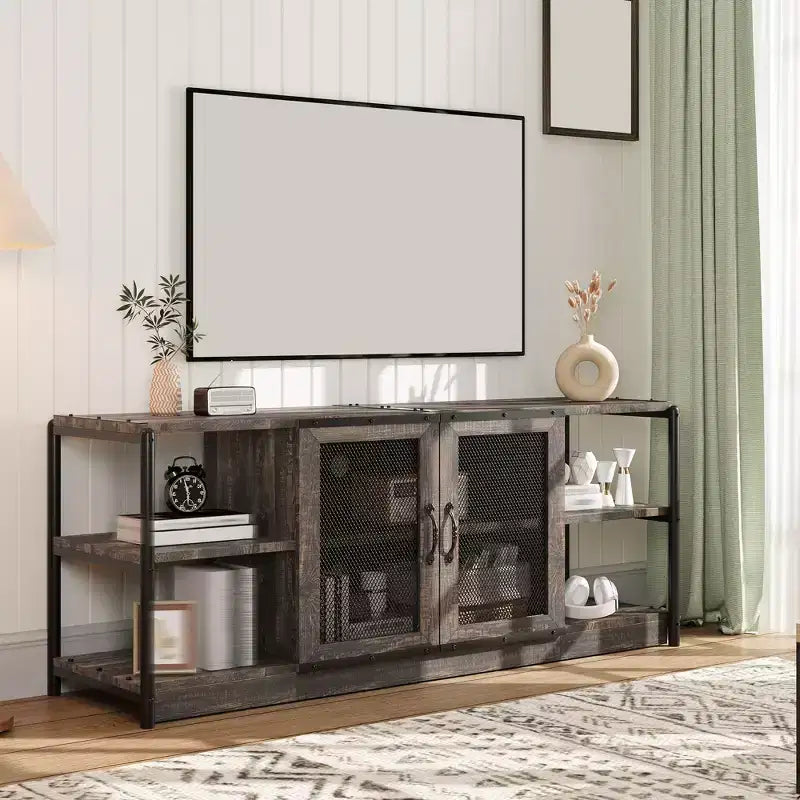 Meuble TV moderne pour téléviseurs jusqu'à 75 pouces, meuble de divertissement avec portes en maille et 4 étagères ouvertes, console TV multimédia en bois, gris 160 cm