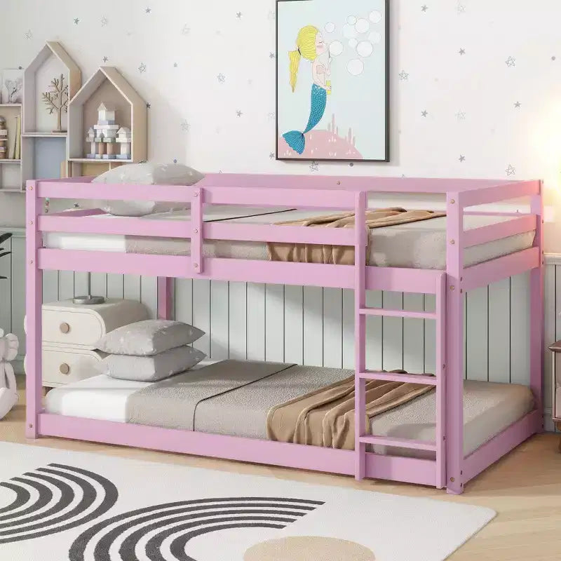Lit superposé Okak Twin Over Twin au sol avec échelle et lattes renforcées, cadre de lit moderne en bois d'hévéa pour chambre d'enfants, chambre à coucher