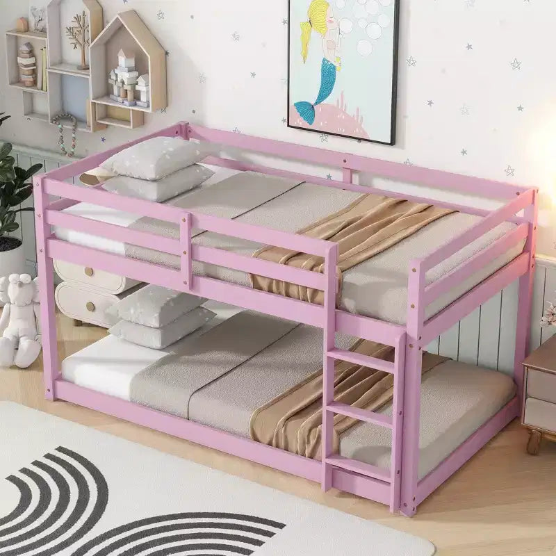 Lit superposé Okak Twin Over Twin au sol avec échelle et lattes renforcées, cadre de lit moderne en bois d'hévéa pour chambre d'enfants, chambre à coucher
