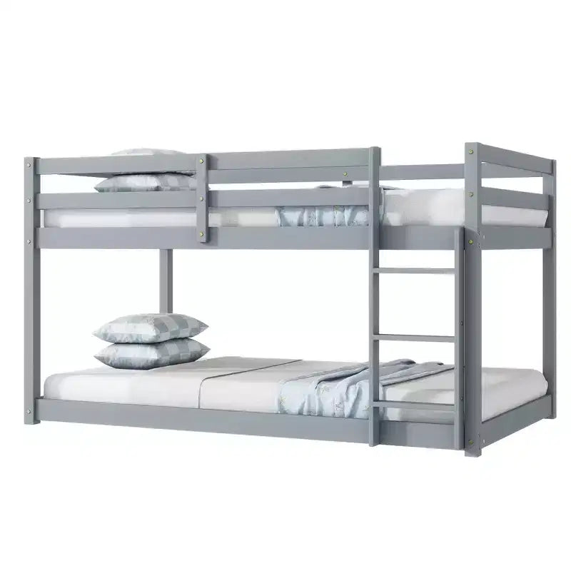 Lit superposé Okak Twin Over Twin au sol avec échelle et lattes renforcées, cadre de lit moderne en bois d'hévéa pour chambre d'enfants, chambre à coucher
