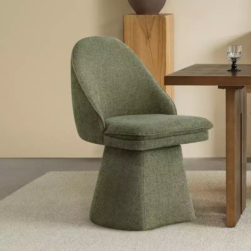 Chaise de salle à manger pivotante Spruce&Spring avec dossier haut incurvé et base conique