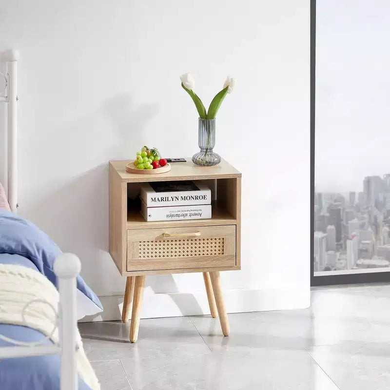 Table de chevet avec station de recharge, table d'appoint en rotin, table d'appoint de 40 cm en bois avec rangement et tiroir, ports USB pour salon