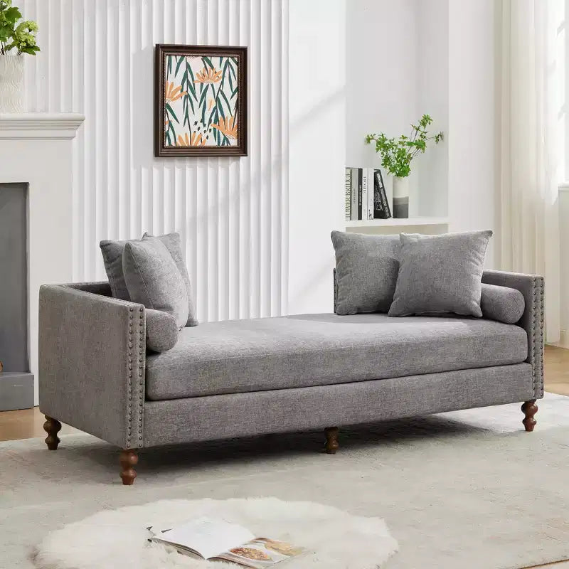 Chaise longue capitonnée en chenille Ashtabula de GDFStudio avec garniture cloutée