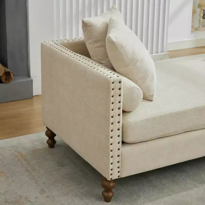 Chaise longue capitonnée en chenille Ashtabula de GDFStudio avec garniture cloutée
