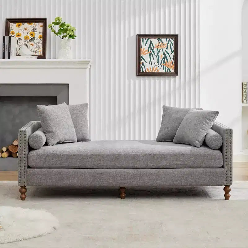Chaise longue capitonnée en chenille Ashtabula de GDFStudio avec garniture cloutée
