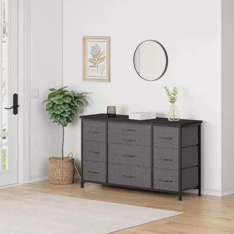 Meuble TV long de 55'' avec prise électrique, centre de divertissement, unité de rangement avec tiroirs en tissu pour chambre à coucher, commode large avec 10 grands tiroirs