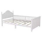 Lit plateforme contemporain GDFStudio Theodore pour enfants avec tête et pied de lit et barrières de sécurité