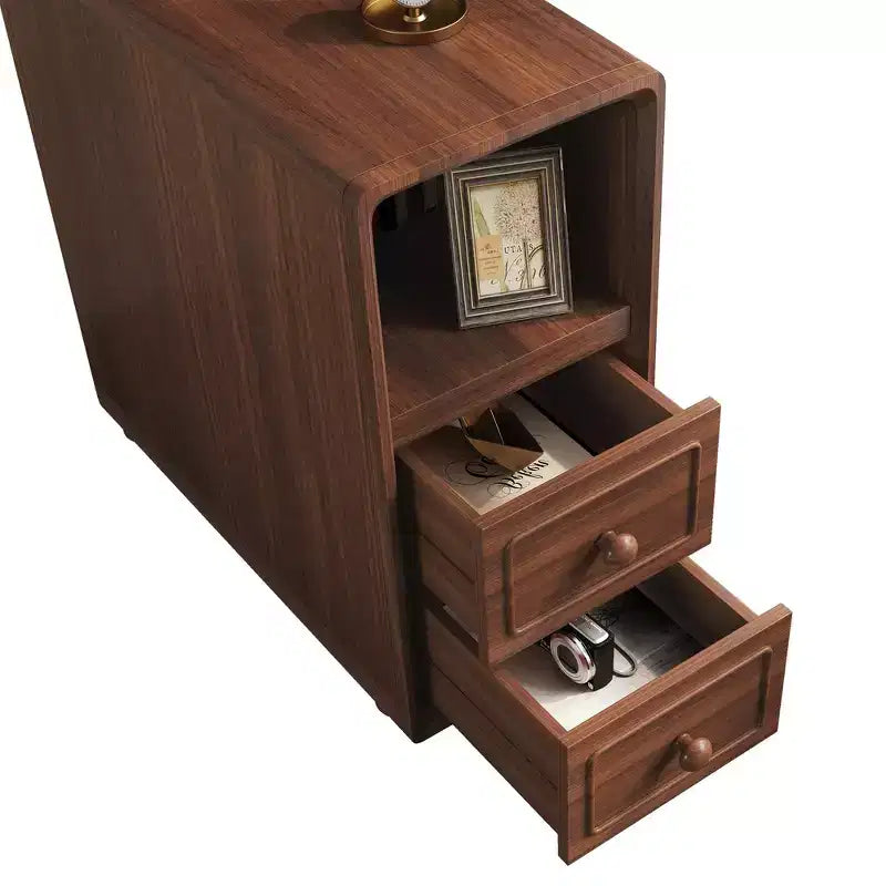 Table d'appoint et de coin Whisen avec tiroirs, étagères ouvertes pour chambre et coin - Noyer