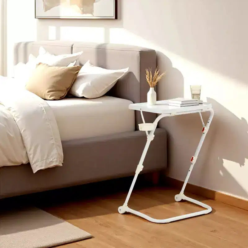 FurnitureR Plateau TV Pliable Réglable avec 4 Hauteurs et 3 Angles d'Inclinaison, Tables Pliantes pour Dîner, Table d'Appoint pour Ordinateur Portable et Collation avec Porte-Gobelet pour Canapé, 2 PIÈCES. Blanc