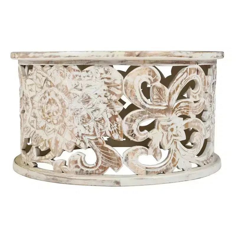 Table Basse Royal Hampton Alina, Bois de Mangue Sculpté à la Main, Motif Floral Découpé, Finition Blanc Vieilli, 33 Pouces