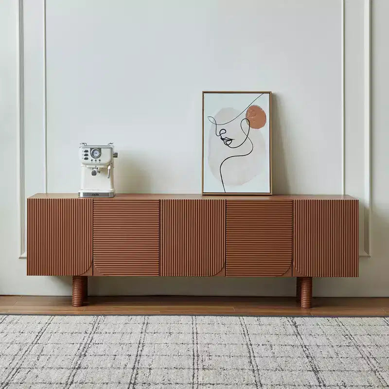 JVNOXK Meuble TV/Média filetée moderne de style Mid-Century de 70,9 pouces, convient aux téléviseurs jusqu'à 80 pouces, avec panneaux de porte encastrés et 4 armoires de rangement, Noyer
