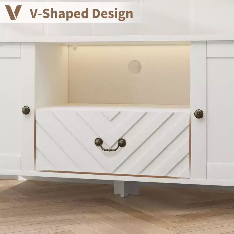Meuble TV rétro en V avec éclairage LED, adapté aux salons, chambres et centres de divertissement. Comprend deux portes de rangement et un tiroir.