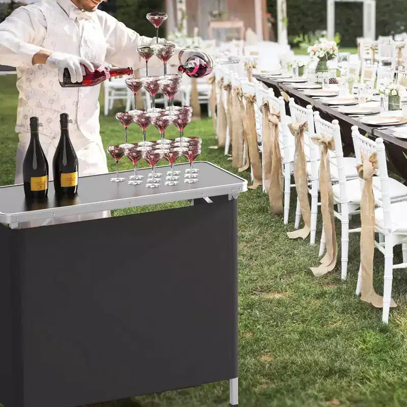 VINGLI Table de bar portable, 2 étagères, table de bar mobile pour événements, fêtes, camping, pique-niques, salons professionnels, intérieur avec jupe noire, 39 L x 34 H