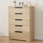 Commode cinq tiroirs avec poignées intégrées, meuble de rangement moderne en bois, compact et peu encombrant, adapté aux salons.