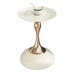 Table d'appoint ronde moderne et peu encombrante Okak, table de chevet avec plateau et cadre en métal, table d'appoint pour canapé de salon, chambre à coucher