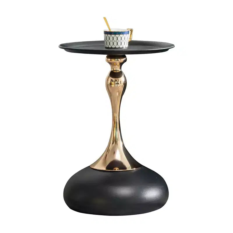 Table d'appoint ronde moderne et peu encombrante Okak, table de chevet avec plateau et cadre en métal, table d'appoint pour canapé de salon, chambre à coucher