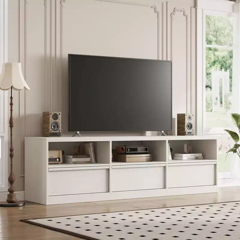 Meuble TV moderne, parfait pour les intérieurs de style industriel, avec 3 tiroirs et des étagères. Fabriqué en MDF robuste, idéal pour les salons