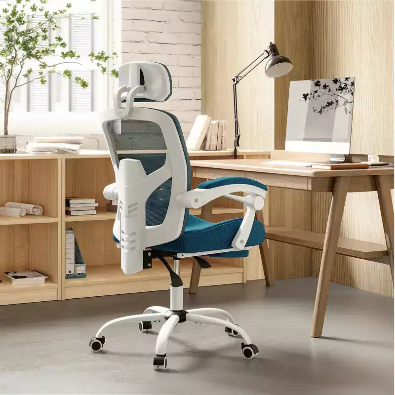 Chaise de bureau ergonomique Okak avec repose-pieds rétractable, fauteuil d'ordinateur avec coussin de soutien lombaire et accoudoirs rembourrés, chaise pivotante pour le bureau