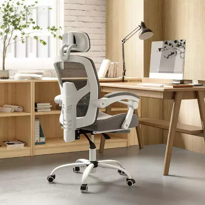 Chaise de bureau ergonomique Okak avec repose-pieds rétractable, fauteuil d'ordinateur avec coussin de soutien lombaire et accoudoirs rembourrés, chaise pivotante pour le bureau