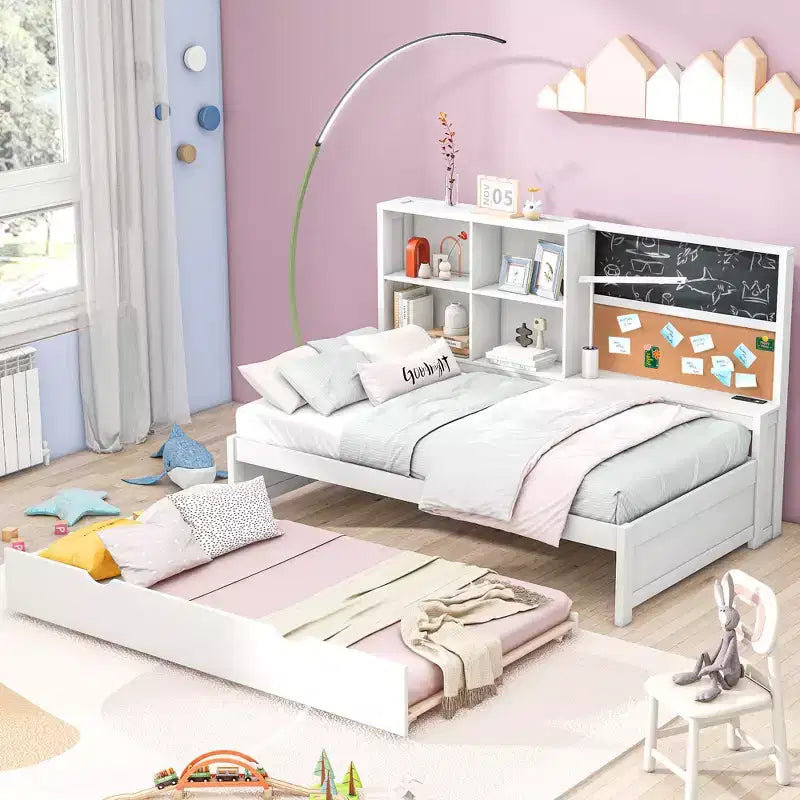 Lit de repos double avec lit gigogne et étagères de rangement, lit plateforme en bois avec station de recharge, port USB, tableau noir et tableau en liège, blanc