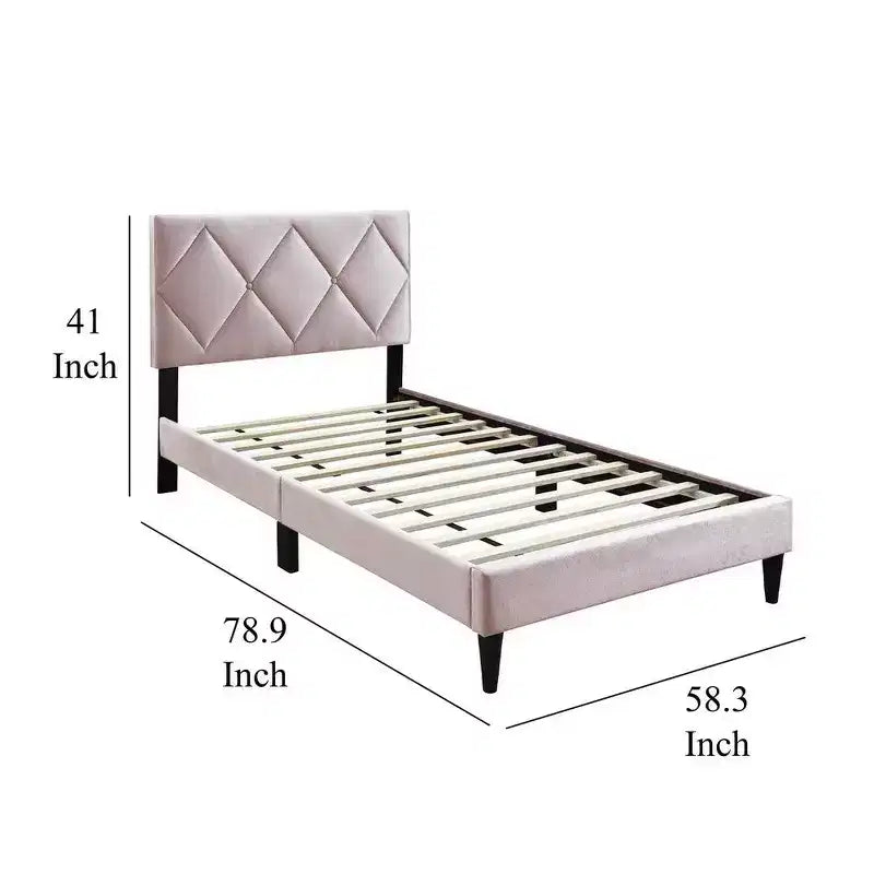 Lit deux places Royal Hampton, tapisserie velours rose pâle capitonné, matelassage en losanges