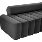 Meridian Furniture, Chaise Melody en velours