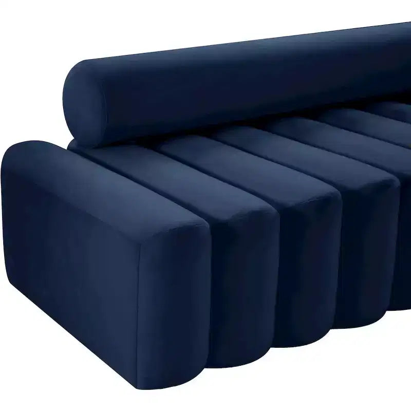 Meridian Furniture, Chaise Melody en velours