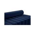 Meridian Furniture, Chaise Melody en velours
