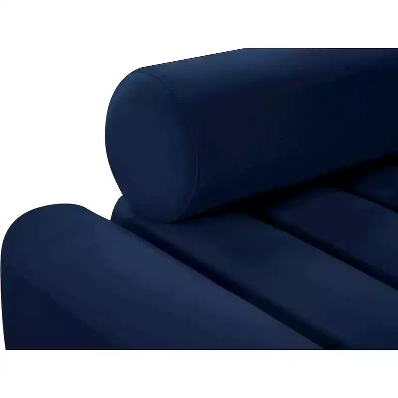 Meridian Furniture, Chaise Melody en velours