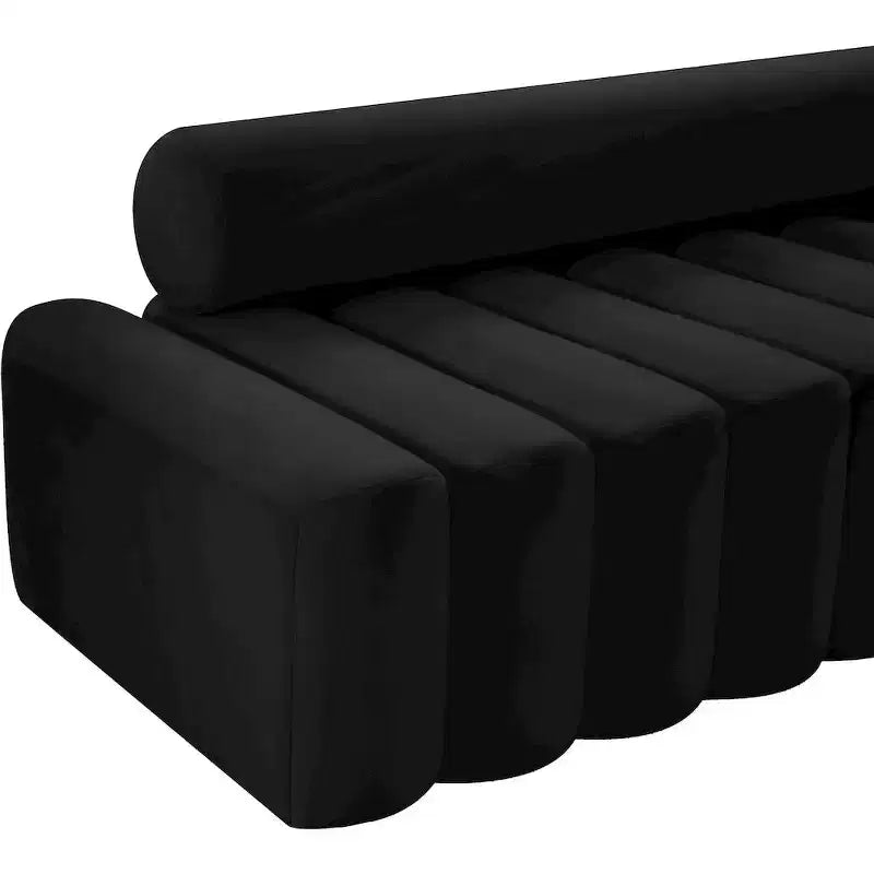 Meridian Furniture, Chaise Melody en velours