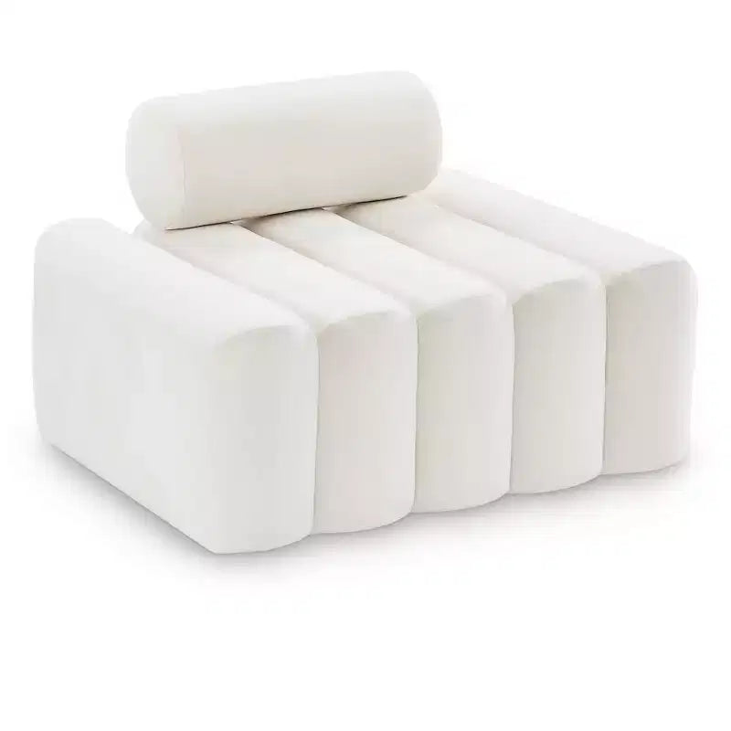 Meridian Furniture, Chaise Melody en velours