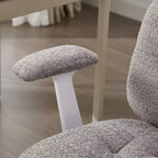 Chaise grise à pieds croisés et accoudoirs relevables : Siège large pivotant Confortable pour bureau/coiffeuse pour femmes, Prête pour la maison/le bureau