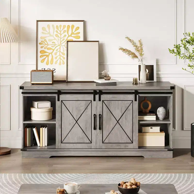 Meuble TV style ferme de 65 pouces avec portes coulissantes façon grange, centre de divertissement et console média pour salon ou chambre à coucher