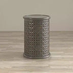 Table d'appoint ronde Jofran, en bois massif vieilli, collection Decker