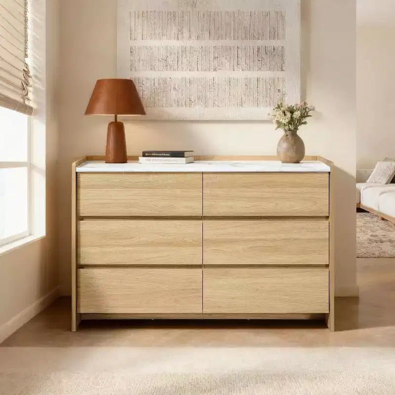 LuxenHome Commode à 6 tiroirs chêne noisetier 47,2 po avec côtés surélevés, plateau en faux marbre, bois manufacturé durable marron
