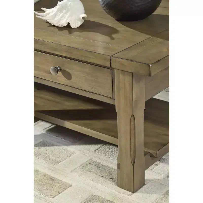 Table basse rectangulaire Vandenmore de Signature Design by Ashley, table de rangement de style ferme avec tiroirs et étagère inférieure, marron moyen