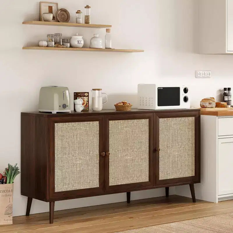 Buffet moderne Okak avec 3 portes en rotin, meuble de rangement à 5 pieds, garde-manger de cuisine pour salon, entrée, marron
