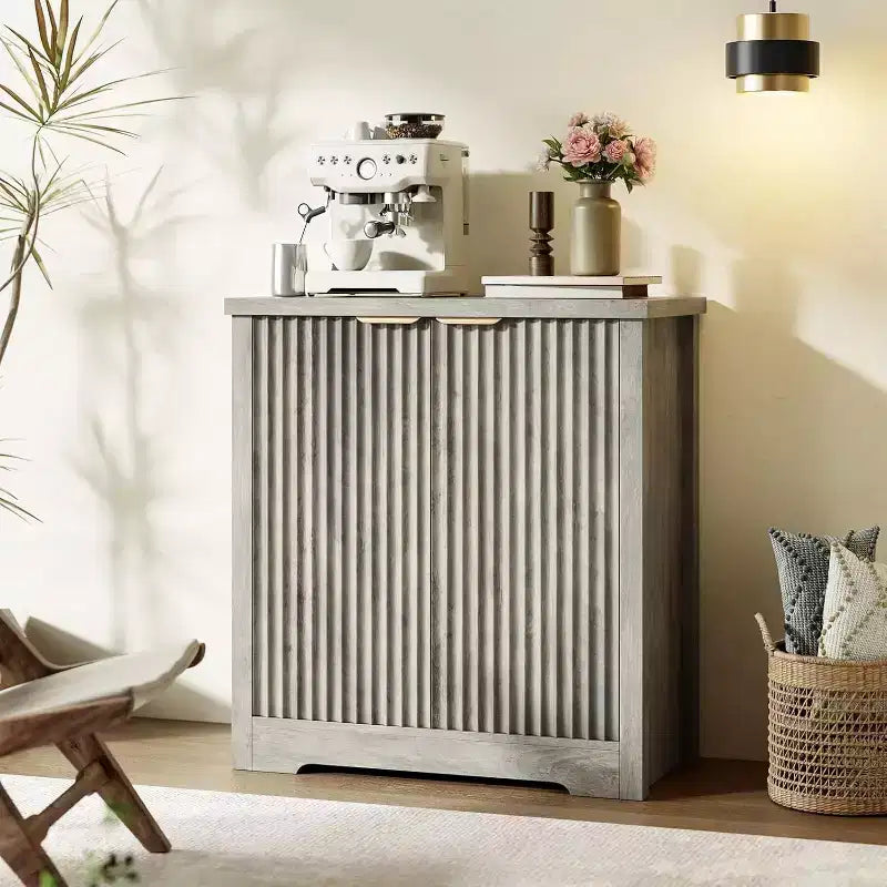 Bahut cannelé avec rangement - 2 portes, étagère réglable et plateau spacieux - Console moderne en bois pour plusieurs pièces