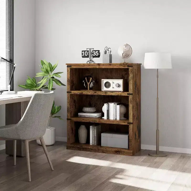 Étagère 3 niveaux esprit ferme : bibliothèque basse en bois avec rangement ouvert pour le salon, le bureau ou la chambre à coucher (présentation et organisation).