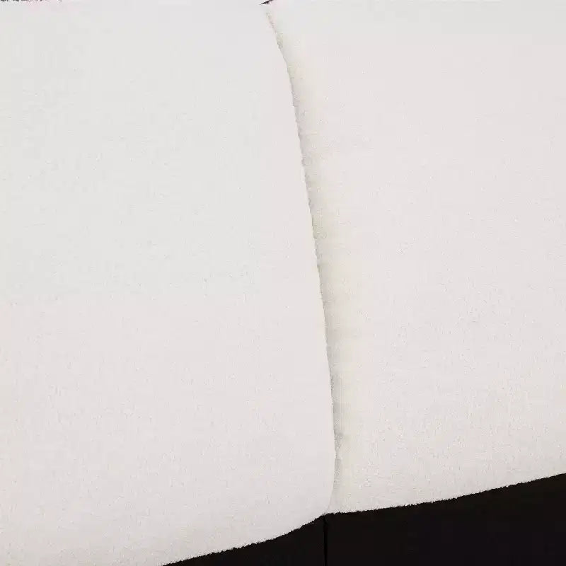 Christopher Knight Home Zewa Lit Plateforme Moderne King Size Rembourré en Faux Cuir avec Tête de Lit Capitonnée Teddy à Ailettes
