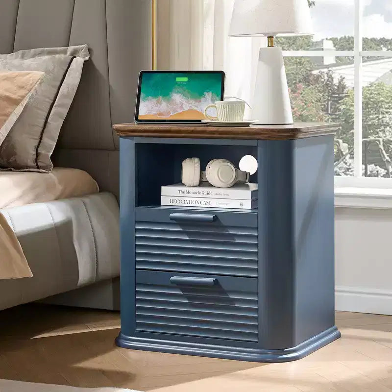 Table de chevet cannelée TUYOHW avec station de charge, table de chevet moderne avec 2 tiroirs et étagère ouverte, table d'appoint pour salon, chambre, bureau à domicile