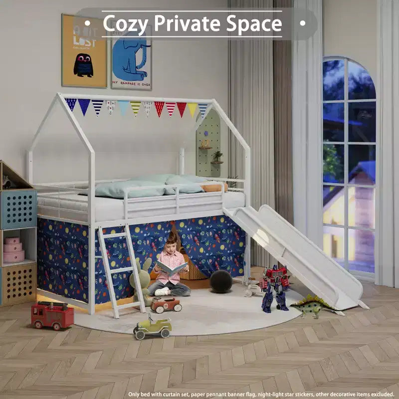 Lit mezzanine jumeau Bellemave Metal Junior House avec toboggan, ensemble de rideaux, guirlande de fanions et autocollants étoiles