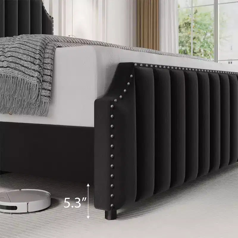 Cadre de lit King Size COZONY avec tête de lit capitonnée en velours, décor riveté, lattes en bois solides, pas besoin de sommier, montage facile