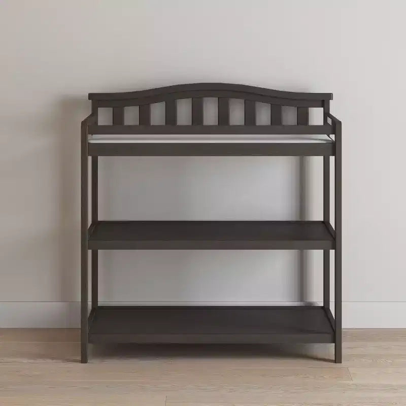 Table à langer pour bébé Child Craft Arch Top, avec matelas résistant à l'eau et sangle de sécurité, kit anti-basculement inclus pour éviter les chutes, finition sécuritaire pour bébé