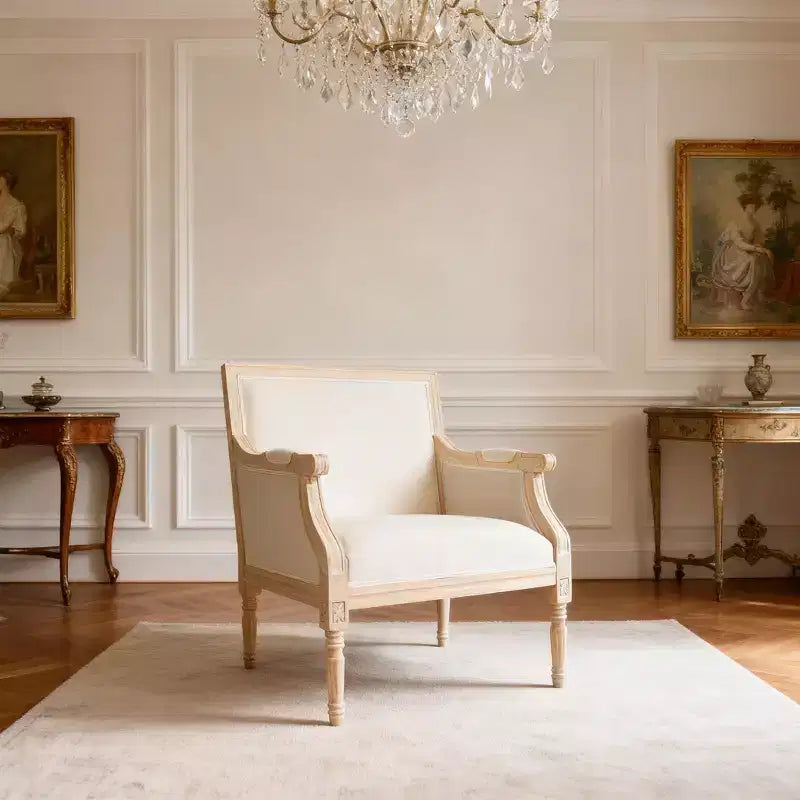 Fauteuil d'appoint français, cadre en bois traditionnel, revêtement en lin, finition vieillie, à l'unité